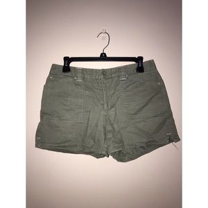 Vintage Old Navy Olive Green Shorts Size 6